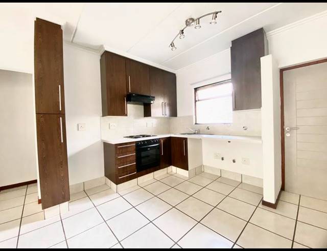 2 BEDROOM APARTMENT FOR SALE IN LONEHILL
